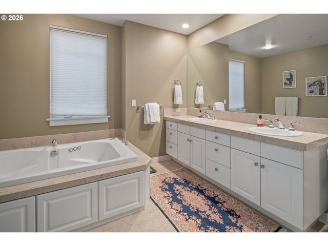 113 FURNACE St, Lake Oswego, OR 97034