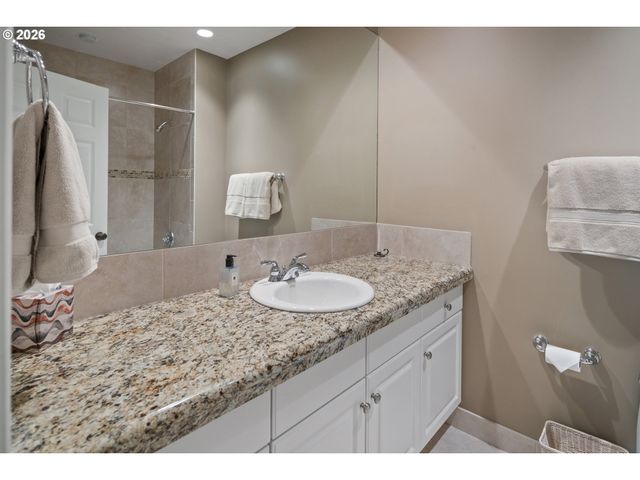 113 FURNACE St, Lake Oswego, OR 97034