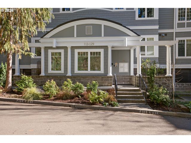 113 FURNACE St, Lake Oswego, OR 97034