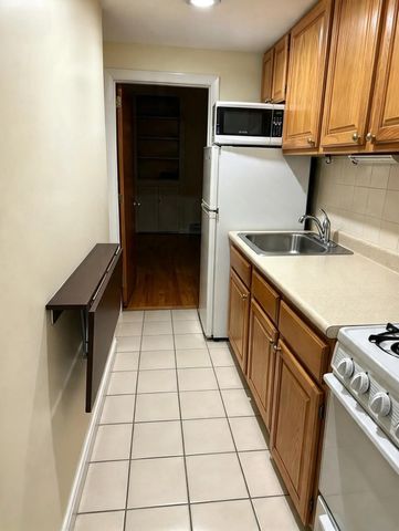 11 Grove Street 5, Boston, MA 02114
