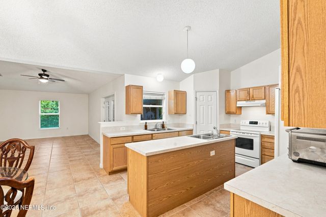 12333 GLENN HOLLOW Drive, Jacksonville, FL 32226