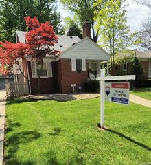 21114 Huntington Avenue, Harper Woods, MI 48225