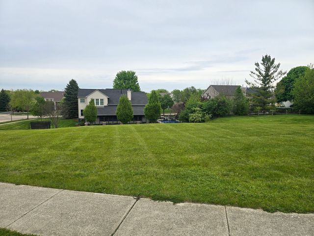 1 Springbrook Lane, Algonquin, IL 60102