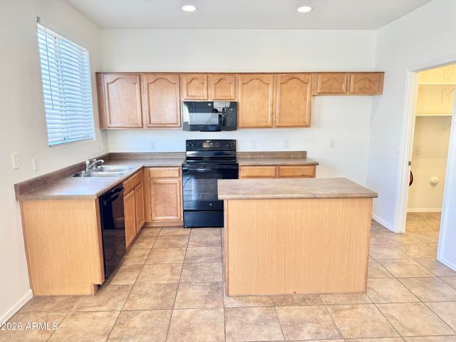 17519 W LISBON Lane, Surprise, AZ 85388