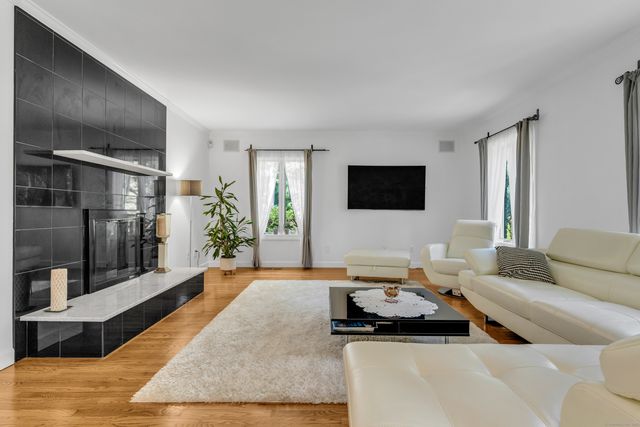 155 Stony Creek Road, Branford, CT 06405