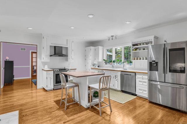 155 Stony Creek Road, Branford, CT 06405