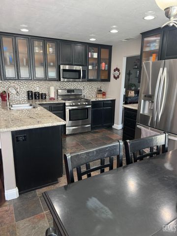513 Westerville Court, Bakersfield, CA 93312