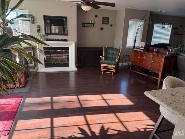 513 Westerville Court, Bakersfield, CA 93312