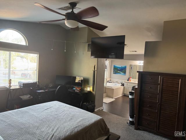 513 Westerville Court, Bakersfield, CA 93312