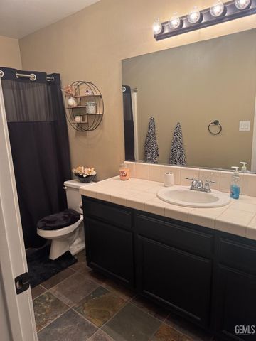 513 Westerville Court, Bakersfield, CA 93312