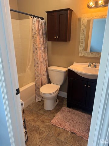 513 Westerville Court, Bakersfield, CA 93312