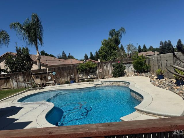 513 Westerville Court, Bakersfield, CA 93312