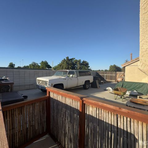 513 Westerville Court, Bakersfield, CA 93312