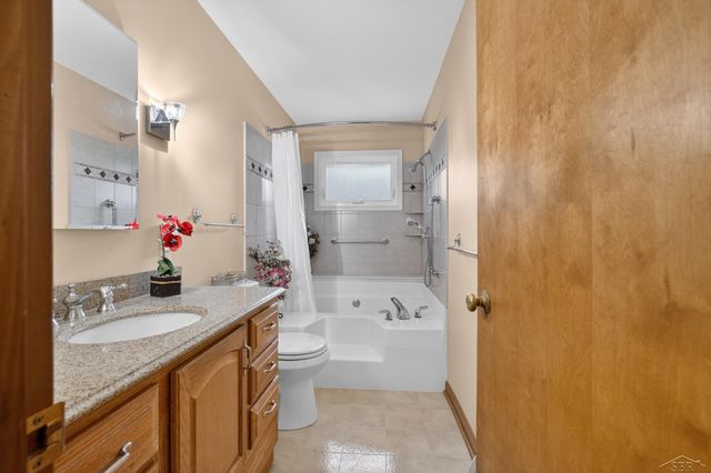 4240 Louise Street, Saginaw Twp, MI 48603