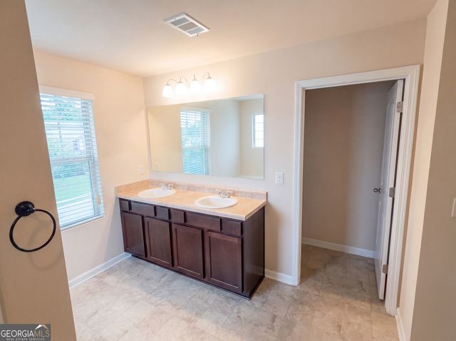 8496 Glenview Street, Douglasville, GA 30134