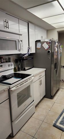 12305 NW 11 12305, Pembroke Pines, FL 33026