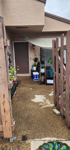 12305 NW 11 12305, Pembroke Pines, FL 33026