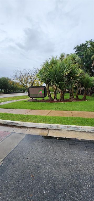 12305 NW 11 12305, Pembroke Pines, FL 33026