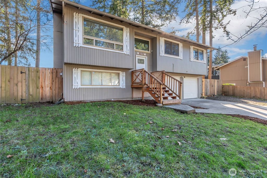 5202 205th Avenue Ct E, Spanaway, WA 98387