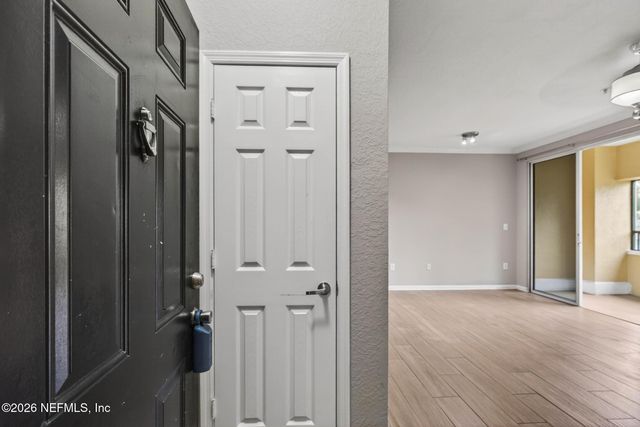8539 GATE Parkway W 433, Jacksonville, FL 32216