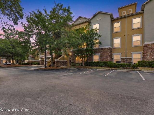 8539 GATE Parkway W 433, Jacksonville, FL 32216