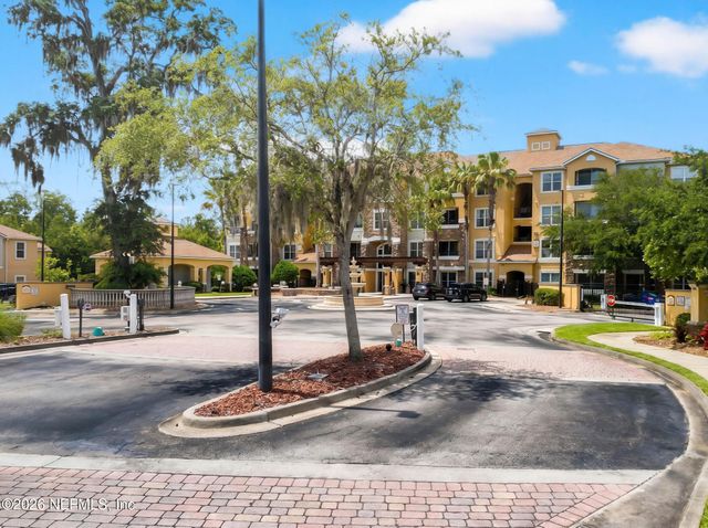 8539 GATE Parkway W 433, Jacksonville, FL 32216