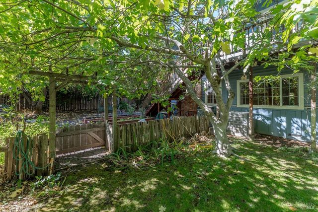 416 Oak Park Ave, Ukiah, CA 95482