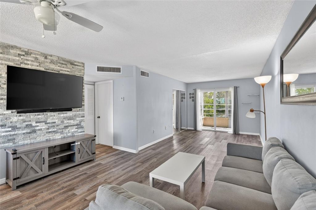 Image 9 of property listing at 4440 IRONWOOD CIRCLE 508D, Bradenton, FL 34209
