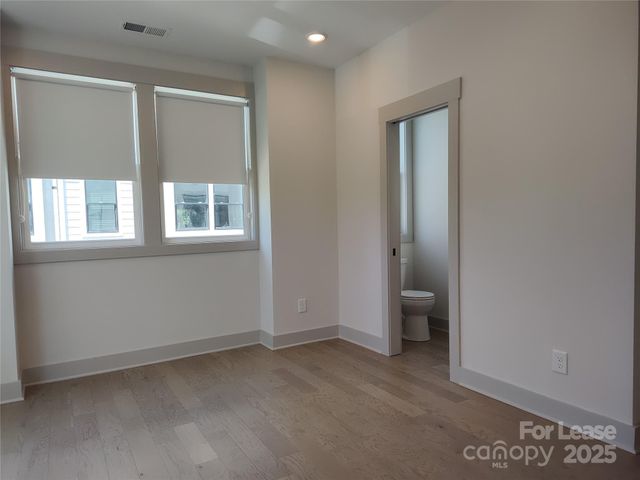 1037 Wesley Terrace Avenue, Charlotte, NC 28208