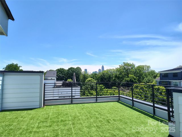 1037 Wesley Terrace Avenue, Charlotte, NC 28208