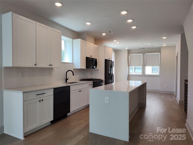 1037 Wesley Terrace Avenue, Charlotte, NC 28208