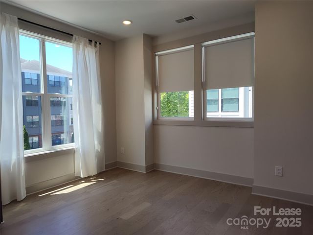 1037 Wesley Terrace Avenue, Charlotte, NC 28208