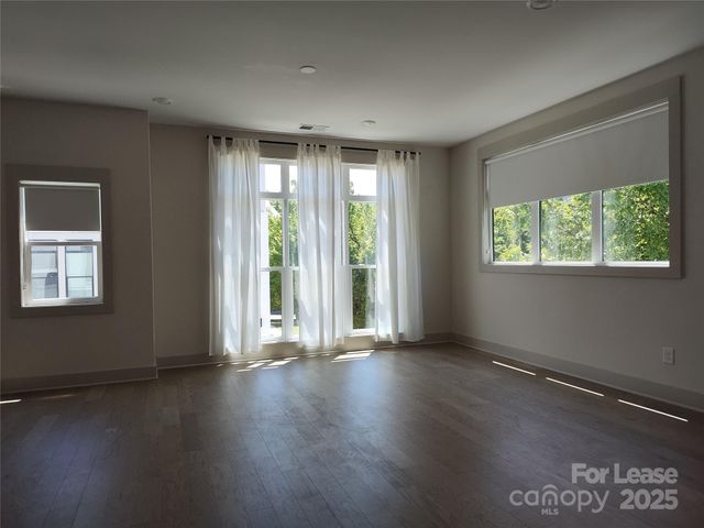 1037 Wesley Terrace Avenue, Charlotte, NC 28208