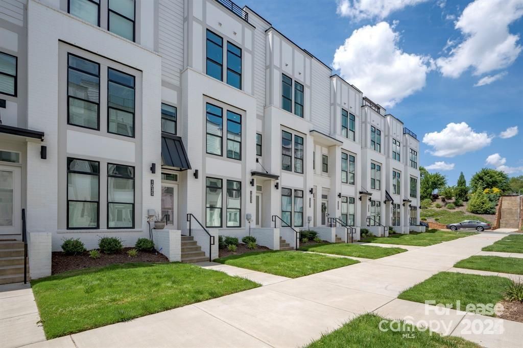 1037 Wesley Terrace Avenue, Charlotte, NC 28208