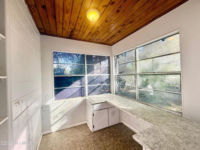 7118 PELLIAS Road, Jacksonville, FL 32211