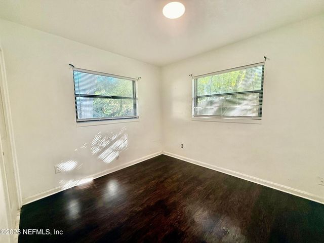 7118 PELLIAS Road, Jacksonville, FL 32211