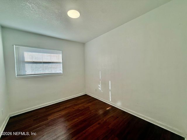 7118 PELLIAS Road, Jacksonville, FL 32211