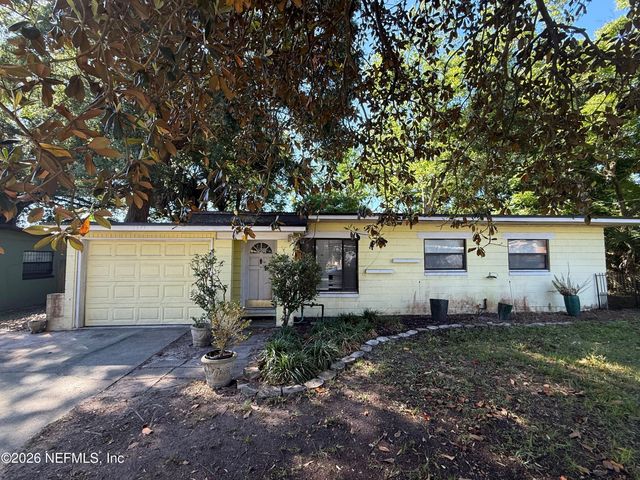7118 PELLIAS Road, Jacksonville, FL 32211