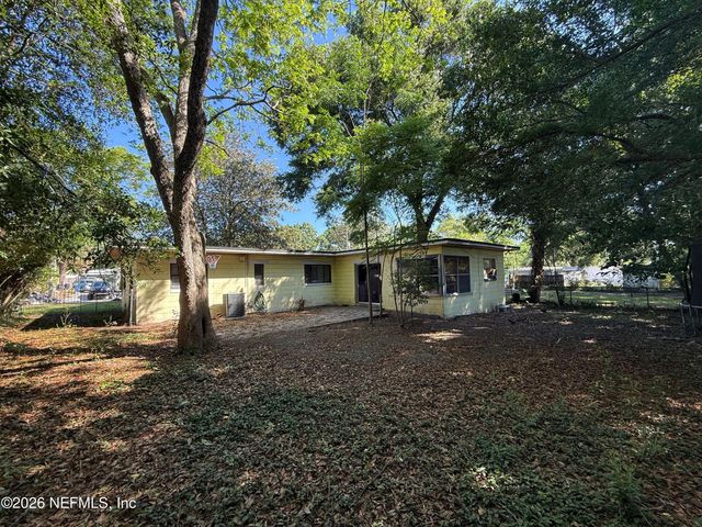 7118 PELLIAS Road, Jacksonville, FL 32211