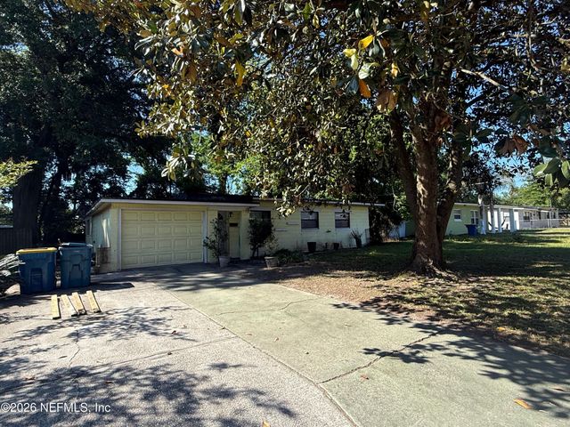 7118 PELLIAS Road, Jacksonville, FL 32211