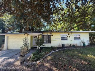 7118 PELLIAS Road, Jacksonville, FL 32211