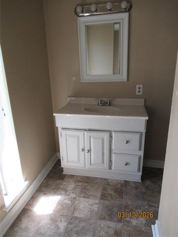 403 Lotus Street, Lake Jackson, TX 77566