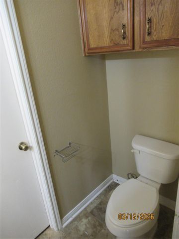 403 Lotus Street, Lake Jackson, TX 77566