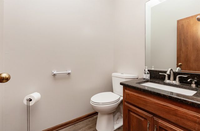 917 57th Place, West Des Moines, IA 50266