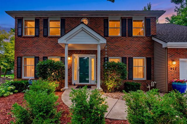 917 57th Place, West Des Moines, IA 50266