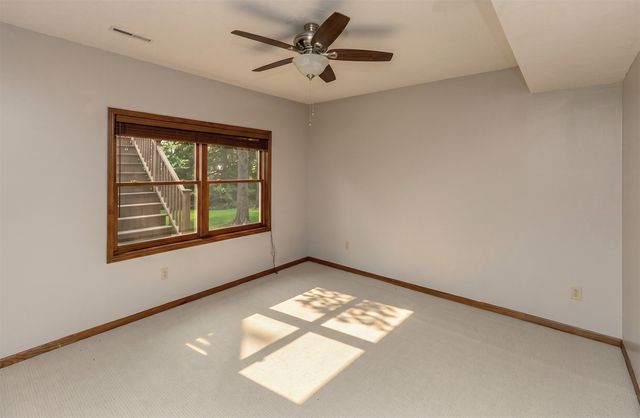 917 57th Place, West Des Moines, IA 50266