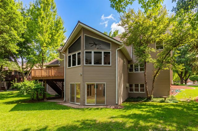 917 57th Place, West Des Moines, IA 50266