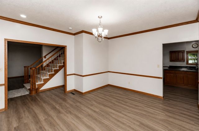 917 57th Place, West Des Moines, IA 50266