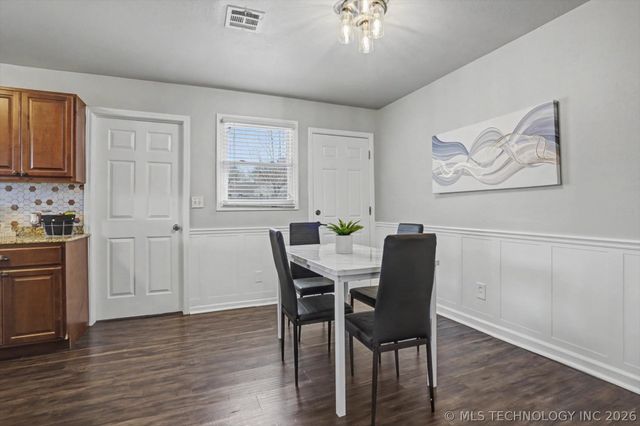 509 W Knoxville Street, Broken Arrow, OK 74012