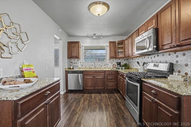 509 W Knoxville Street, Broken Arrow, OK 74012